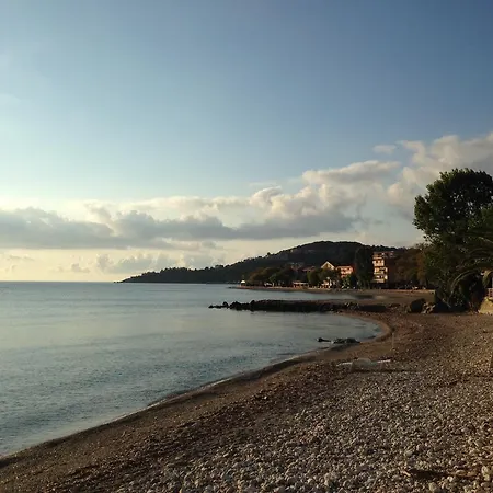 Poros House Guest house
