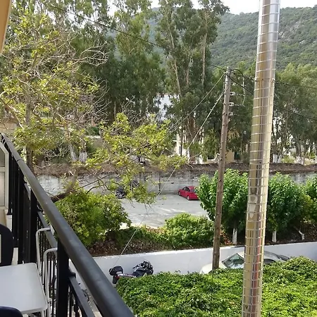 Poros House بيت ضيافة بوروس